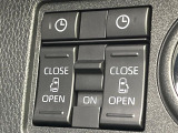 【両側パワースライドドア】スマートキーや運転席のスイッチで後席両側スライドドアの開閉が可能♪電動だから力を入れてドアを開ける必要が無く、小さなお子様でも簡単に開け閉めでき快適です♪