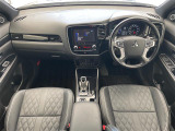 アウトランダーPHEV 2.4 G プレミアムパッケージ 4WD 本革シート