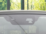 【i-ACTIVESENSE】走行中に前方の車両等を認識し、衝突しそうな時は警報とブレーキで衝突回避と被害軽減をアシスト。より安全にドライブをお楽しみいただけます。