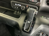 発進時から滑らかに加速する無段階変速のCVTはストップ&ゴーの多い街の中も快適です