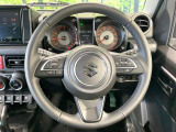 【純正革巻きステアリング】上質な革を使用することで、手にしっかり馴染みとても運転しやすいハンドルです♪