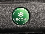 ★ECONスイッチ★ エコドライブを加速しよう!スイッチをONにすると、運転の仕方によるロスを抑え込み燃費をよくするようクルマが頑張ります(*^ー^*)燃費向上にチャレンジ♪