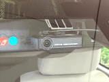 【ドライブレコーダー】ドライブレコーダー装備!走行中はもちろん、あおり運転や事故に遭遇した際、映像で記録し、万一のリスクに備えます。※記録用SDカードはお客様ご自身でご準備いただく必要があります。