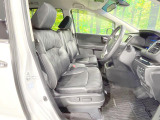 運転席シート廻りは使用感も少なく、良好な状態となっています。丁寧に使われていたことがよくわかりますね。