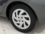 タイヤサイズは175/65R15!ホイールカバーにキズあり。納車前の点検時にタイヤ交換させていただきます!