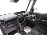ダイハツのお店では、ダイハツ車を知り尽くしたプロフェッショナルが、専用の診断機器を使って各システムを点検しております。