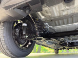 お車を安心してお乗りいただく為には、足回りの定期点検が欠かせません。サービスサポート(有償保証)では無料点検もご提供しており、安心のカーライフをお過ごしいただけるサポート体制が整っています。