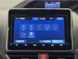 Bluetooth対応、CD/DVD再生機能付き。お好きな音楽を聴きながらのドライブは楽しいですよね〜♪