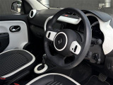 ◆LIBERALAは、輸入車選びの新たなスタイルを提案するインポート・セレクト・ブランドです。オーナー様となる方がクルマから直接感じる感性を第一にした、最良の一台との出会いをコーディネートいたします。
