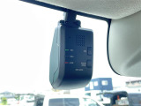 【ドライブレコーダー】映像・音声などの運転中の記録を残します。事故などを起こした起こされた時の証拠になりえますので、もしも時でも安心ですね。