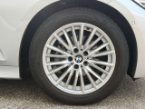 時を経ても深い魅力を放ち続けるBMW。より快適にお乗り頂くためにサポートプログラムをご用意しております。※認定中古車保証は登録日より最長4年間まで延長が可能です。