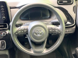 インテリアに合わせたデザインのステアリングは、運転される方のことも考え、運転しやすい形状、大きさです。是非一度、実際に触ってお確かめください。