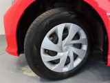 タイヤは175/70R14です。