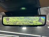 【デジタルインナーミラー】後席の大きな荷物や同乗者で後方が確認しづらい時でも安心!カメラが撮影した車両後方の映像をルームミラー内に表示。クリアな視界で状況の確認が可能です!