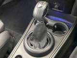 ●MTモード付きAT:通常は自動でおこなわれる変速(ギアチェンジ)をドライバーの操作によって意図的に変えられるシステムです。より一層普段のドライブをお楽しみいただけます!