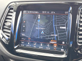 ●純正ナビ:一体感のあるナビは、高級感ある車内を演出してくれます。Bluetooth再生などオーディオ機能も充実しておりますので、運転もより楽しめます♪
