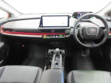 「中古車ハイブリッド保証」付き。ハイブリッド機構を無償で保証します。保証期間は、初度登録年月から10年目まで、またはロングラン保証が終わってから3年間。ただし累計走行距離が20万km以内です。