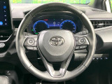 インテリアに合わせたデザインのステアリングは、運転される方のことも考え、運転しやすい形状、大きさです。是非一度、実際に触ってお確かめください。