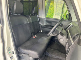 運転席シート廻りは使用感も少なく、良好な状態となっています。丁寧に使われていたことがよくわかりますね。