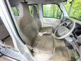 運転席シート廻りは使用感も少なく、良好な状態となっています。丁寧に使われていたことがよくわかりますね。