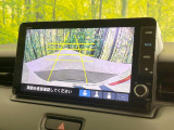 【バックカメラ】駐車時に後方がリアルタイム映像で確認できます。大型商業施設や立体駐車場での駐車時や、夜間のバック時に大活躍!運転スキルに関わらず、今や必須となった装備のひとつです!