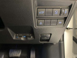 パワーバックドア搭載でバックドアの開閉が指1本♪