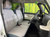 運転席シート廻りは使用感も少なく、良好な状態となっています。丁寧に使われていたことがよくわかりますね。