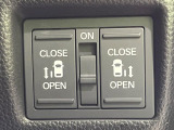 【両側パワースライドドア】スマートキーや運転席のスイッチで後席両側スライドドアの開閉が可能♪電動だから力を入れてドアを開ける必要が無く、小さなお子様でも簡単に開け閉めでき快適です♪