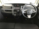 見通しのいい視界と最適なレイアウトで運転しやすいです。