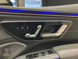 メモリー付き電動シートも装備されておりますのでシート位置を3パターン記憶できます。