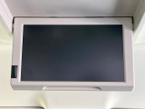 【フリップダウンモニター】大画面モニターで後席でもエンタメをお楽しみいただけます。小さなお子様にも大人気の装備です♪