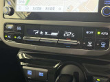 オートエアコンで快適な室内です。