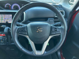 【純正革巻きステアリング】上質な革を使用することで、手にしっかり馴染みとても運転しやすいハンドルです♪
