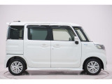 県内13店舗にて常時500台以上ダイハツ車を展示中です。見て、触って、納得のいく一台をぜひ見つけてください。