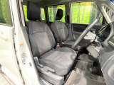 運転席まわりには十分なスペースがあり、大柄な方でもゆったり運転していただける環境です。