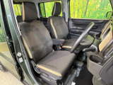 運転席シート廻りは使用感も少なく、良好な状態となっています。丁寧に使われていたことがよくわかりますね。