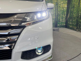 【LEDヘッドライト】悪天候や夜間走行時も良好な視界を確保し安心して運転できる高輝度LEDヘッドライトを装備!点灯速度が早く、消費電力も抑えられています。