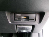 高速道路の料金所をスムーズに通過できる、便利なETC2.0付き。
