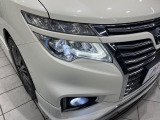【LEDヘッドライト】悪天候や夜間走行時も良好な視界を確保し安心して運転できる高輝度LEDヘッドライトを装備!点灯速度が早く、消費電力も抑えられています。
