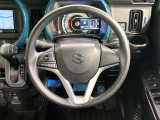 インテリアに合わせたデザインのステアリングは、運転される方のことも考え、運転しやすい形状、大きさです。是非一度、実際に触ってお確かめください。