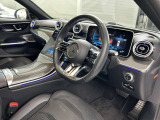 メルセデス・ベンツの定める厳しい基準をクリアしたお車のみをご案内させて頂きます。納車前整備はメーカー規定に基づき100項目以上にも及ぶ点検を熟練のメカニックによって行いご納車させて頂きます。