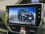 【純正10型ナビ】高級感とインパクトのある大画面ナビを装備。各種オーディオ操作はもちろん、スマホ連携もできる利便性の高いナビです♪