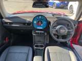 時を経ても深い魅力を放ち続けるMINI。より快適にお乗り頂くために、3つのサポートプログラムをご用意しております。※認定中古車保証は登録日より最長4年間まで延長が可能です。