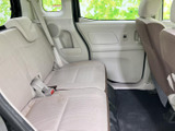 運転席側後部座席