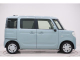 県内13店舗にて常時500台以上ダイハツ車を展示中です。見て、触って、納得のいく一台をぜひ見つけてください。