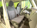 運転席シート廻りは使用感も少なく、良好な状態となっています。丁寧に使われていたことがよくわかりますね。