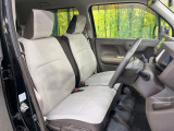 運転席シート廻りは使用感も少なく、良好な状態となっています。前オーナー様が丁寧に使っていたことがよくわかりますね。