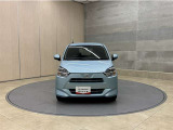 お車購入のポイントとなるフロントマスクです!シャープな目つきが印象的なデザインのヘッドランプです。
