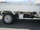 右側の側面です。下廻りはサビも少なめで良い状態です。