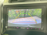 【バックカメラ】駐車時に後方がリアルタイム映像で確認できます。大型商業施設や立体駐車場での駐車時や、夜間のバック時に大活躍!運転スキルに関わらず、今や必須となった装備のひとつです!
